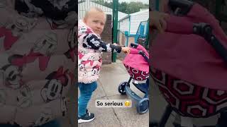 ОНА ВЫГЛЯДИТ КАК MOMMY 😁 pretend to be mom