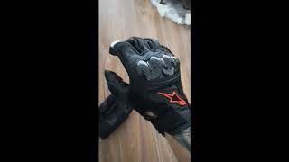 A quick look at the Alpinestars smx 1 AIR v2 motorcycle gloves