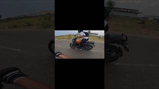 Ye Rider raste m hi 🍑 matkane laga🤣 #motovlog #riders #trend #shortsfeed