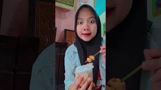 Makan cilok #jajanan #cilok #mukbang #shortvideos #shorts