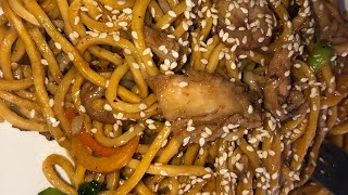 chicken and shrimp chow mein en español