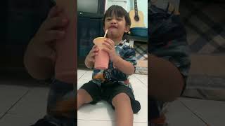 SEGER ❗️adek ravellio minum jus jambu #shorts #shortsviral #anaklucu #funny #funnyvideo #jusjambu