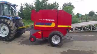 Iseki TJ75 japán traktor és Feraboli Trotter 100C/T körbálázó, round baler