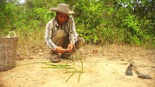 Build Simple Unique Wild Chicken Trap Make From  Bamboo Wood / How To Build Wild Chicken Trap