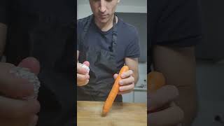 Spelliamo una carota con l'alluminio #foodhacks