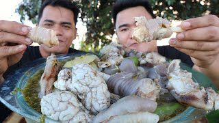 OUTDOOR COOKING | SINAMPALUKAN PAA ULO UTAK NG KAMBING + DAHON NG SAMPALOK (HD)