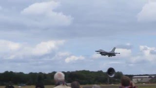 F-16 take off Gilze Rijen airshow 2014