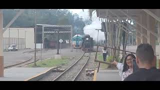 Maria fumaça 210 chegando na estação de Governador Portela