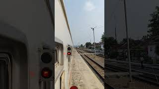 BERTEMU KLB ANGKUTAN REL DI STASIUN PURWAKARTA #indonesiarailways #keretaapiindonesia #train