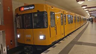 Ausfahrt von der U9 aus den Bahnhof Friedrich-Wilhelm-Platz Richtung Rathaus Steglitz mit F92