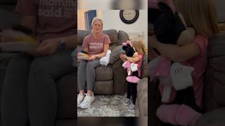 Mom has sweet reaction to surprise from dad ❤️