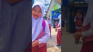 JEMPUT ANAK PULANG SEKOLAH DAN MAMPIR KE PASAR MURAH