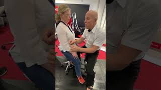 Correct Dental Pair Working posture with Salli Saddle Chair founder Vessie Jalkanen at IDS2023