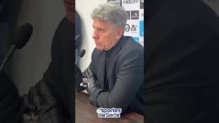 Em entrevista coletiva, o técnico Renato falou sobre a ausência de declarações da direção do Grêmio.