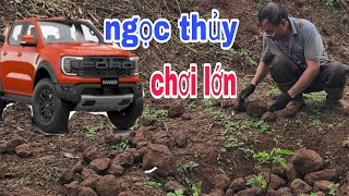 ngọc Thủy CHƠI LỚN...SẮM XE...CHỞ...VẬT LIỆU...???