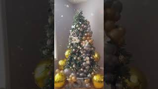 Arbol de navidad con globos