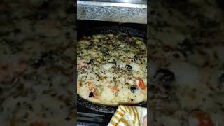 pizza 🍕 fruit de mere li3jbato ykhlili comment nhatlikom video #tik #youtubeshorts #explore #pizza