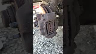 Junkyard Hunting - E21 Front Caliper Upgrade - Volvo 240 Brakes