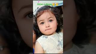 Raha reaction how cute she is 🥳😘🥳🥳🥳#ytshorts #new#ranbir #aliabhatt #bollywood #fatherlove #viral