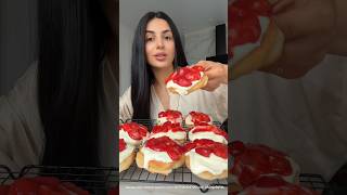 ВЕНЗЕЛЬ С КЛУБНИКОЙ И КРЕМОМ ЗА 15 МИНУТ😍😍😍