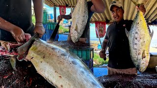 Giant Trevally Fish Cutting Skills By Man Famous Fish Cutter Beautiful Deep Sea Fishing in The World