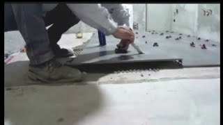 Poser des carreaux de céramique au sol. Comment Démarrer une Pose de Carrelage