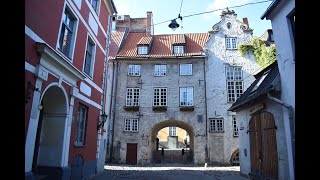 Walking around Riga, Latvia's old city (Vecrīga)