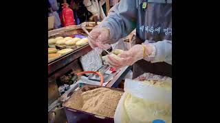 Fresh Made Korean Sweet Pancake Hotteoks #shorts #shortvideo #youtubeshorts #short #ytshorts #foodie