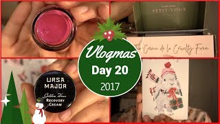 VLOGMAS DAY 20: PETIT VOUR UNBOXING!