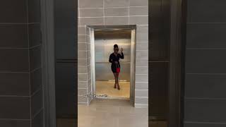 outfit vs the photos #elevator #instagramphotos #instagramphotoideas