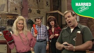 The Bundys Hire An Exterminator | Married With Children