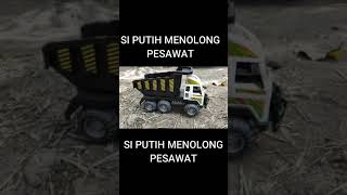 Pesawat Tersangkut Ditolong Oleh Truk #Shorts