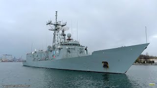 ORP Gen. K. Pułaski opuszcza port w Gdyni // ORP Gen. K. Pulaski (272) leaving port of Gdynia