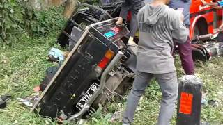 Kecelakaan maut di guci antara mobil elf vs mobil pick up vs motor vega