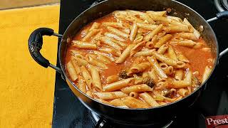 Red sauce pasta recipe in Indian way with Garlic bread । रेड सोस पास्ता बनाने की विधी।