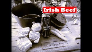 Irisch Gulasch mit Guinness Bier . Dutch Oven, Kazan Rezepte. One Pot