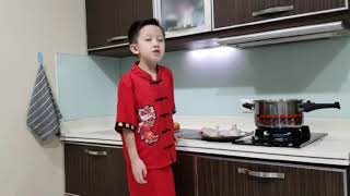 Darren Making his own Hainanese Chicken Rice - Grade 2 School Project