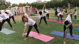 Yoga flash mob at jodhpur by Art of living volunteers  #ForYogaAwarness #jodhpur #Highonyoga