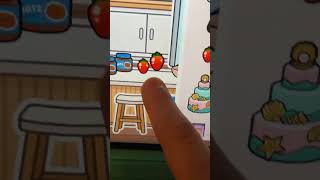 How to make chocolate covered strawberries in toca boca #tocaboca #chocolate #hack #trendingshorts