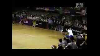 Kobe Bryant Plays One on One vs Chinese Fan (2011)