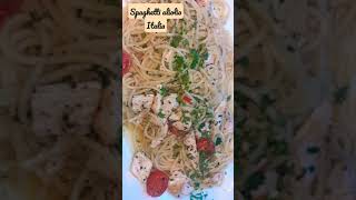 Spaghetti aliolio...with yummy chicken flakes❤#foodie #youtubeshorts  #shorts #italia #india #health