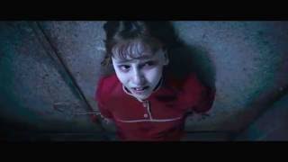 Conjuring 2 - Girl sleeps on the ceiling