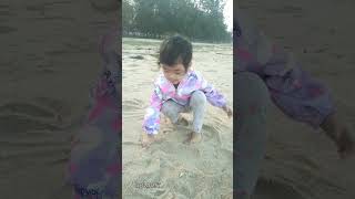 Main pasir pantai #shorts #sand #beach #play #kids