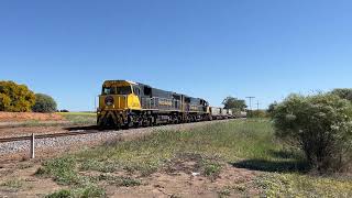 IMG 8965 DR1564 DR1565 5BT4 empty ballast empty rail set Strawberry 31 August 2023  Phil Melling.