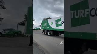 The Turfco rigid truck looking so fresh and so clean! 🤩👌🏽🌱🚛