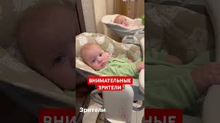 Смотрят чтобы мама не ушла из виду #многодетнаясемья #двойняшки #королевскаядвойня #дети