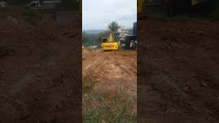 escavando o terreno pra construir