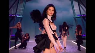 Kendall Jenner's beautiful runway