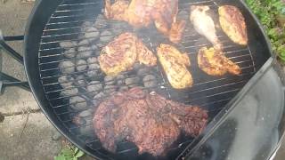 Cooking steak/chicken on the Weber kettle! FIRED UP AND GRILLING WOOO!