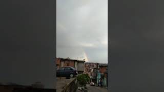 o arco no céu é  Deus presente